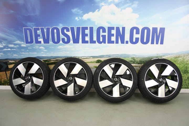 Volvo 20 inch 5-spaaks Black velgen + Winterbanden NIEUW -Pure Electric- XC40 | P8 | P6 | C40 | EC40