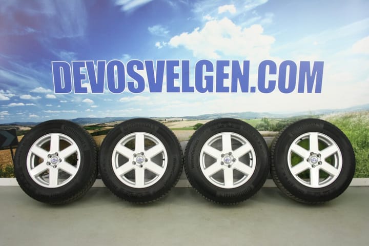 Volvo 17-Zoll-XC-Neptune-Felgen + Continental-Winterreifen für den XC90 (2002–2015)
