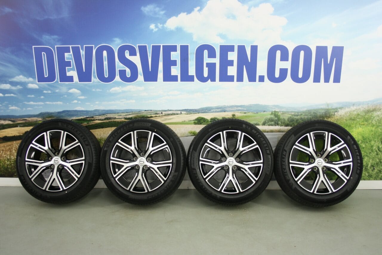 Volvo 17 inch 5Y-Spaaks velgen + Michelin Zomerbanden DEMO | NIEUW V60II | S60III | Mild Hybride