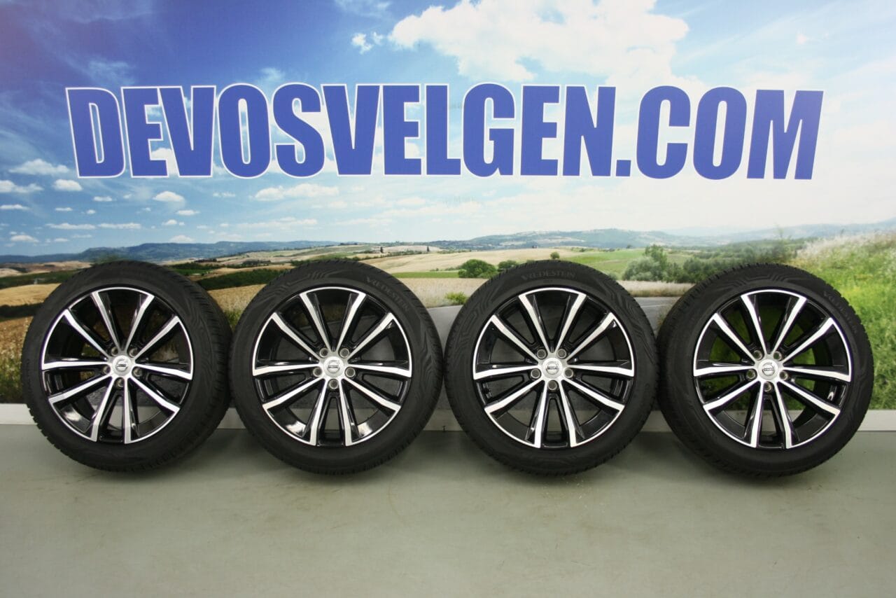 Volvo 18 inch 5×2 spaaks velgen + All Season banden-NIEUWSTAAT- V60 | S60 | Recharge