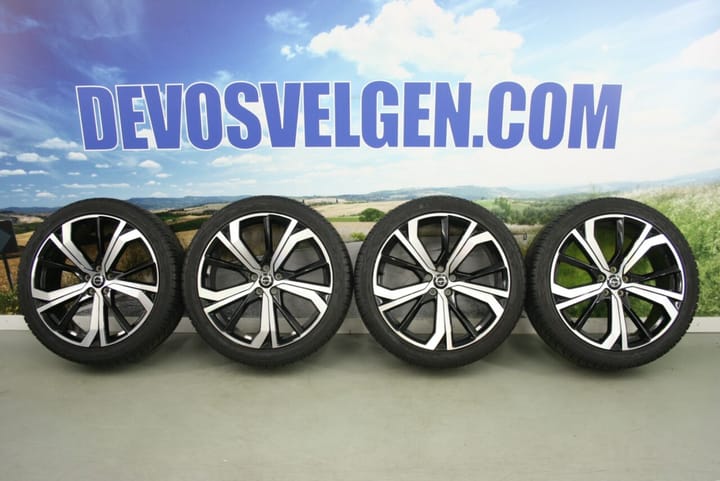 Volvo 21 inch Ultimate Dark velgen + Michelin Winterbanden NIEUW XC60 | Recharge | T6 | T8