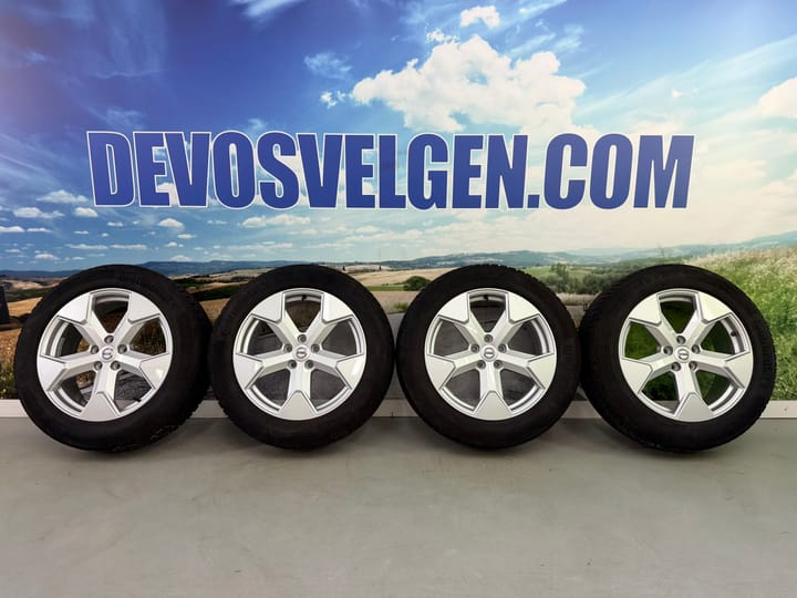 Volvo 18 inch 5-Spaaks velgen + Continental WInterbanden EX30 -NIEUWSTAAT-
