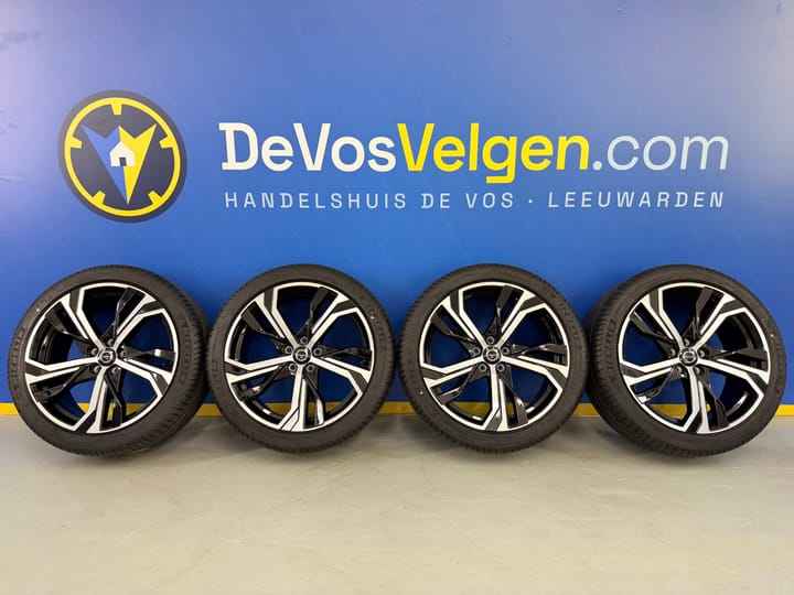 Volvo 19 inch R-Design velgen + Michelin Zomerbanden NIEUW V60 | S60 | Recharge | T6 | T8