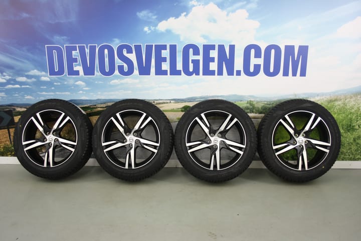 Volvo 19 inch R-Design velgen + Winterbanden NIEUW XC60 | Recharge T8 | T6