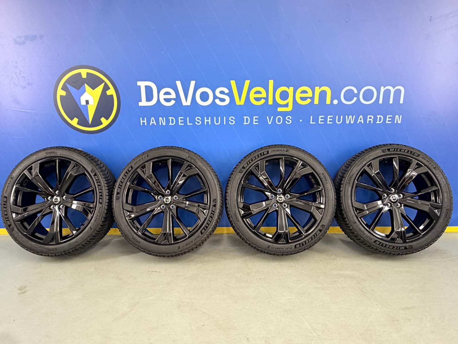 Volvo 21 inch Ultimate Black velgen + Michelin Winterbanden NIEUW XC60 | Recharge | T6 | T8